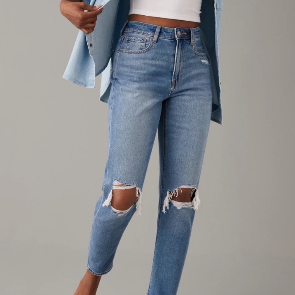 American eagle mom ripped jeans (size 8 short)